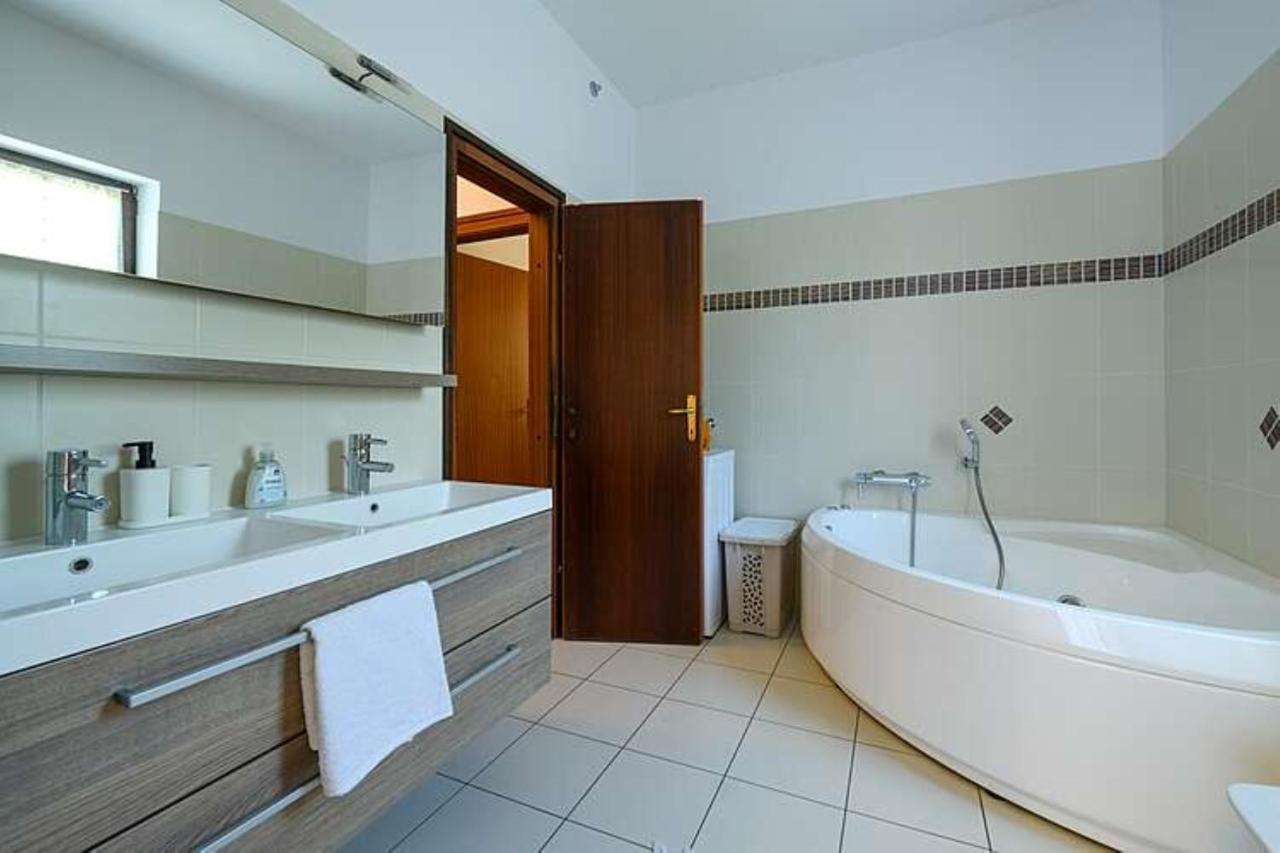 House Fran Apartment Barban ภายนอก รูปภาพ
